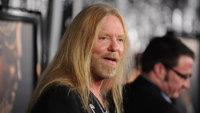 BEVERLY HILLS, CA - DECEMBER 08:  Musician Gregg Allman, Musician arrives at the premiere Of Fox Searchlight's "Crazy Heart" on December 8, 2009  at the Academy of Motion Picture Arts and Sciences in Beverly Hills, California.  (Photo by Frazer Harrison/Getty Images)