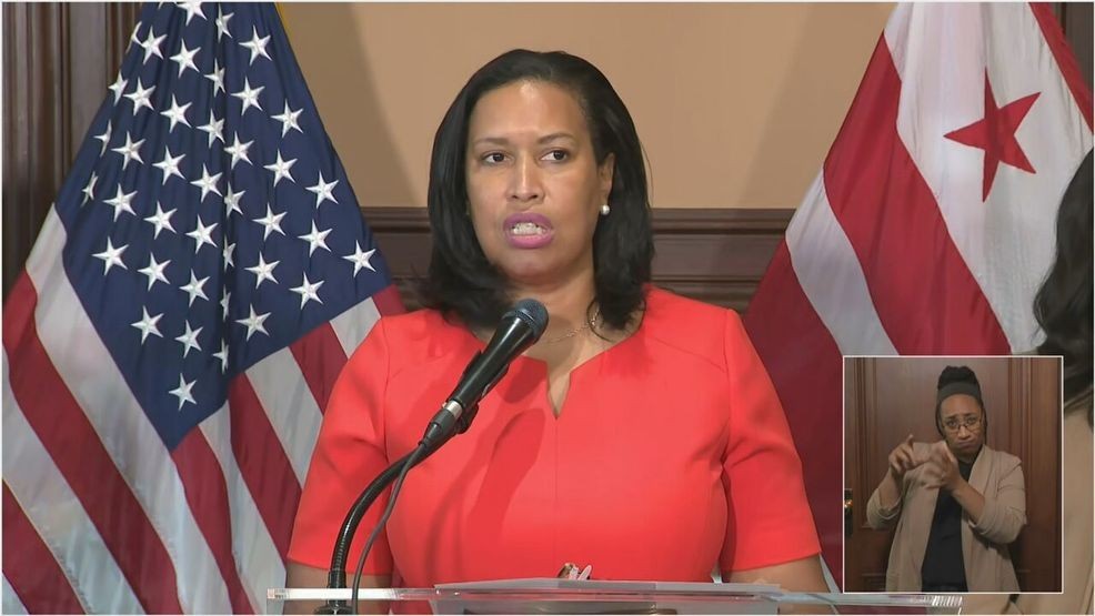 Image for story: DC Mayor asking Qatar to sign a donation agreement two years after it paid for her visit
