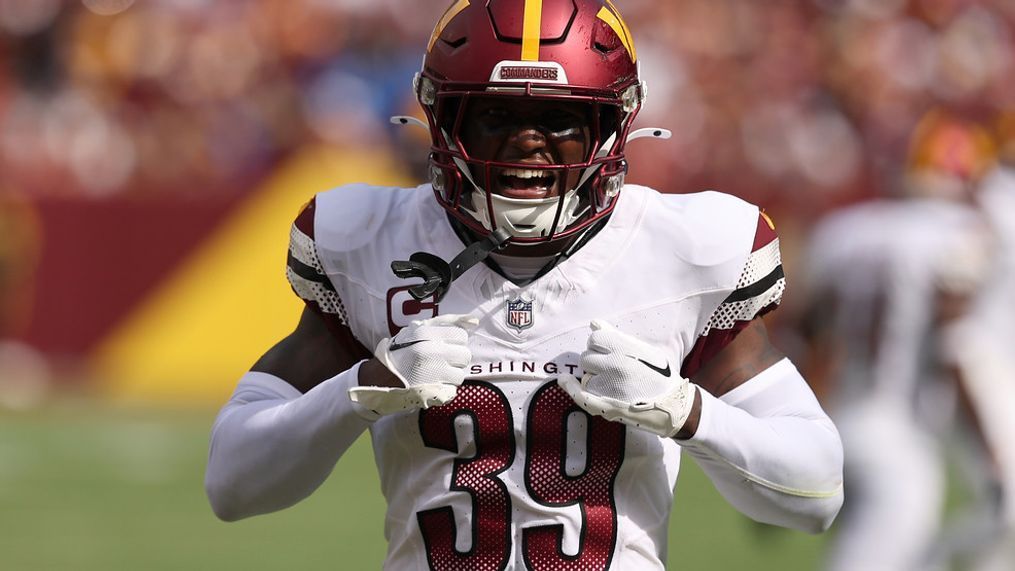 Commanders standout Jeremy Reaves has signed a contract extension that will keep him in Washington through the 2026 season. (Photo by Scott Taetsch/Getty Images)