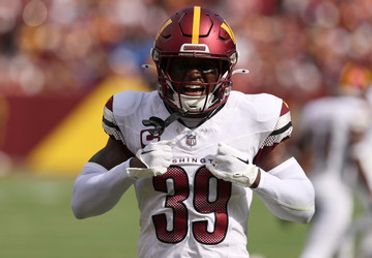 Image for story: Commanders special teams ace Jeremy Reaves receives contract extension