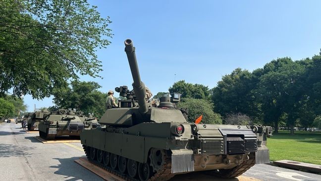 A photo of the U.S. Army Howitzer tank. (7News){p}{/p}