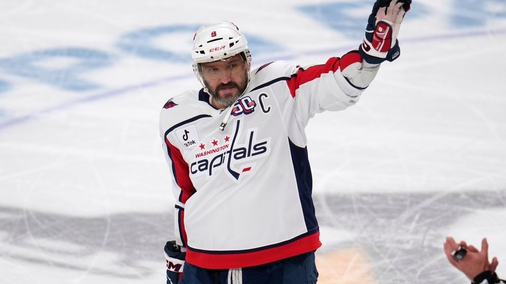 Image for story: Washington Capitals’ Ovechkin Wins Mark Messier NHL Leadership Award