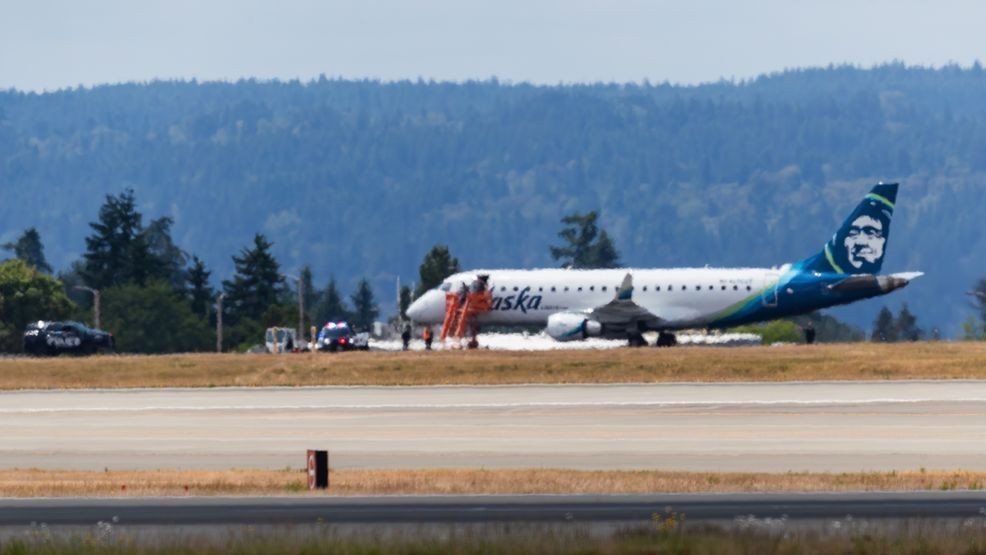 Image for story: One arrested, passengers deplaned from aircraft after 'flippant' bomb remark at SEA 